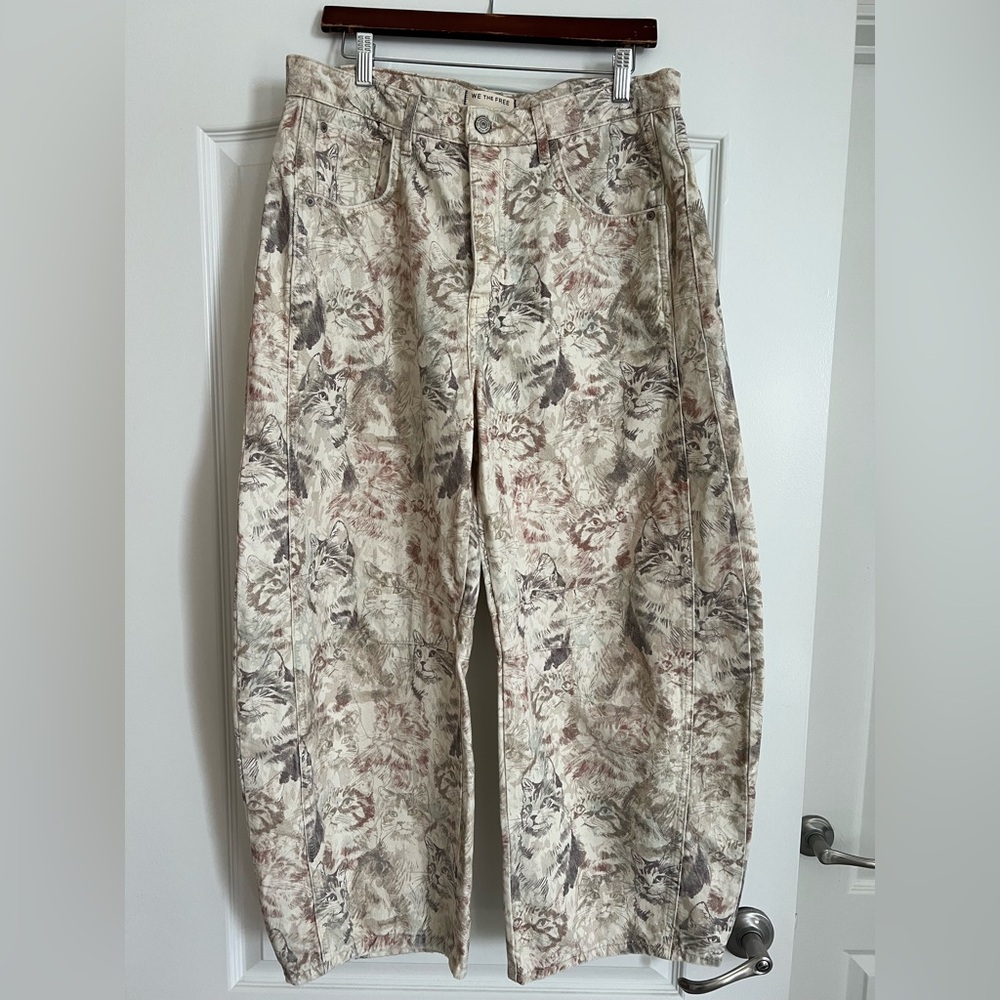 NWOT We the Free Good Luck Barrel Jeans in the CAT PRINT - Picture 5 of 8